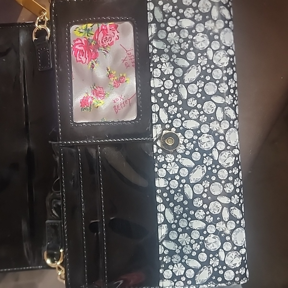 Betsey Johnson Diamonds Are A Girls Best Friend Crossbody EUC - Picture 6 of 8